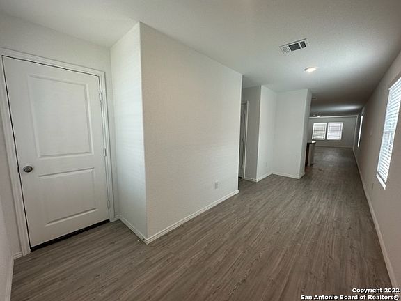 3rd image of 2826 Millican Dr