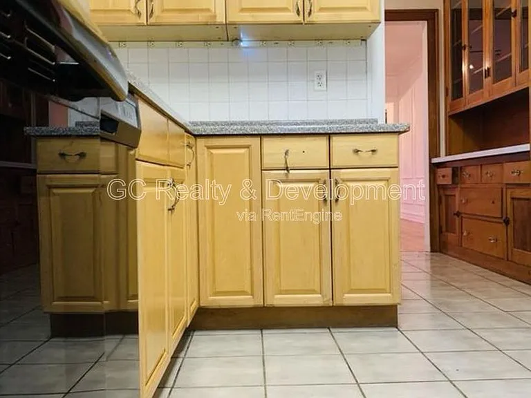 6316 N Rockwell St #2 — Photo 7