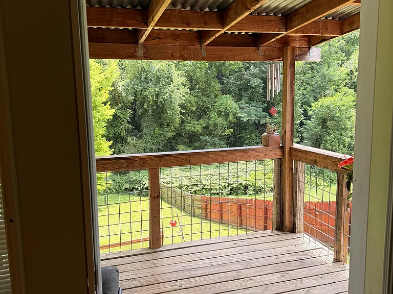 1024 Saint Clair Ave — Photo 20