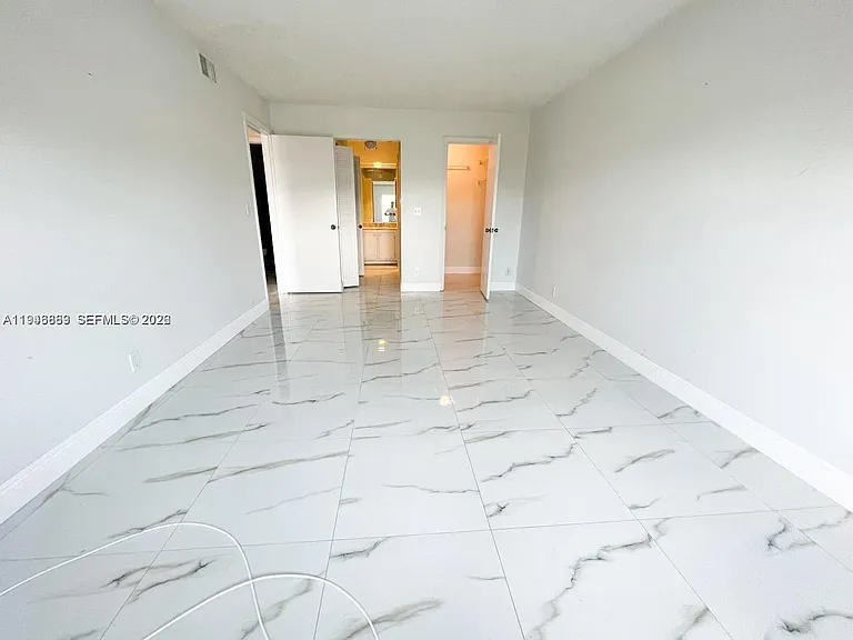 6395 Bay Club Dr #4 — Photo 15