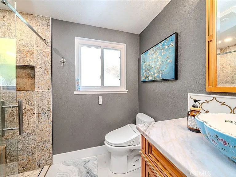 1901 Celeste Ln — Photo 18
