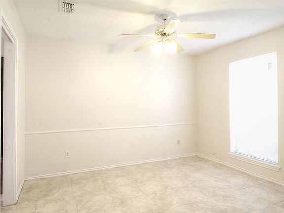 3rd image of 20315 Fox Glen Ln