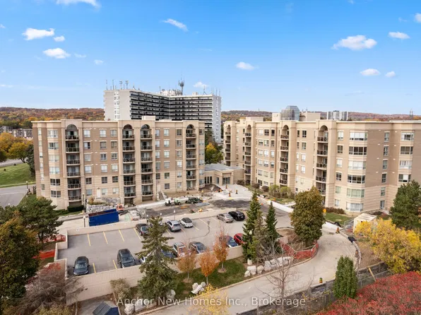 2075 Amherst Heights Dr #407, Burlington, ON L7P 5B8