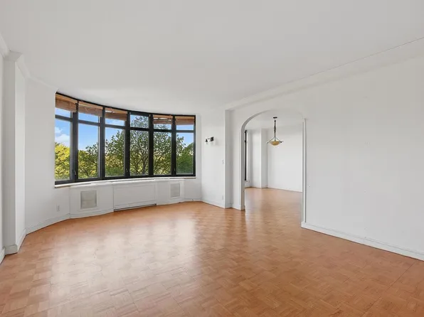 222 Riverside Dr #5A, New York, NY 10025