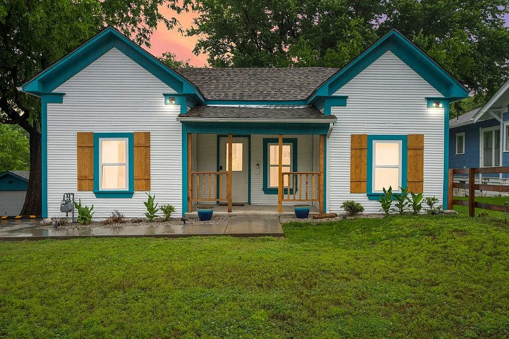 W Easton Pl, Tulsa — Photo 1
