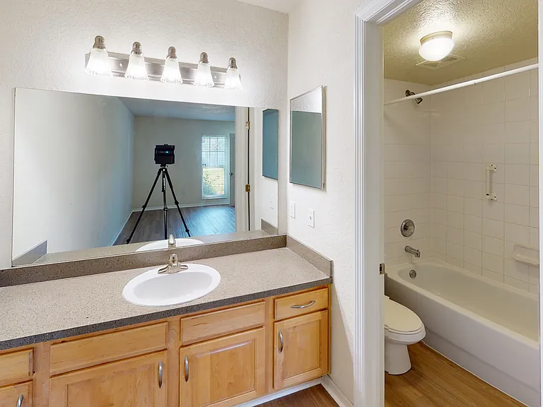 The Breyley Apartments — Photo 51