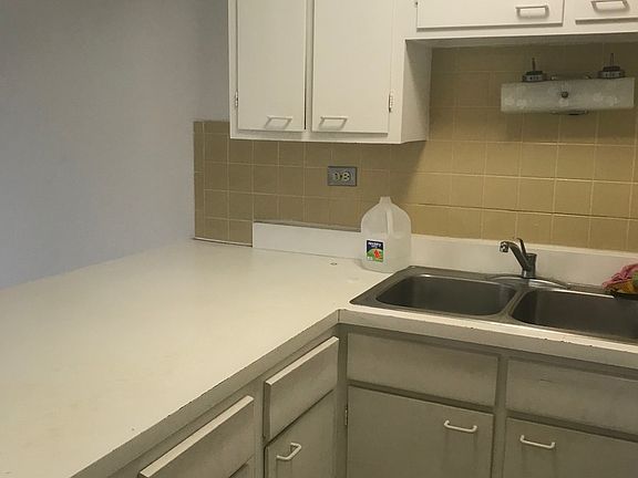 2nd image of 5306 N Cumberland Ave APT 308