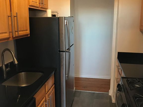 3rd image of 2701 Ocean Ave #6