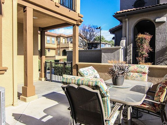 3rd image of 26049 Iris Ave Unit A