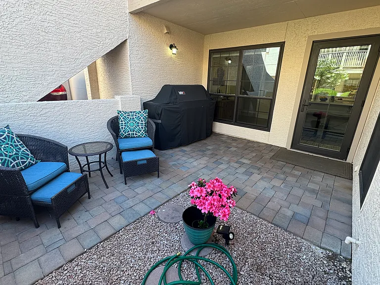 BBQ Patio - door to kitchen
