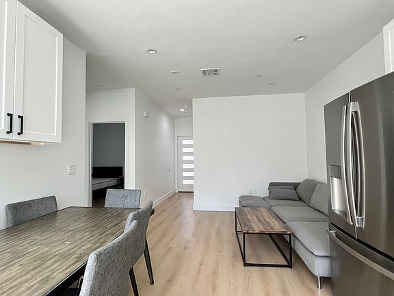 5th image of 1153 W 37th Dr #1