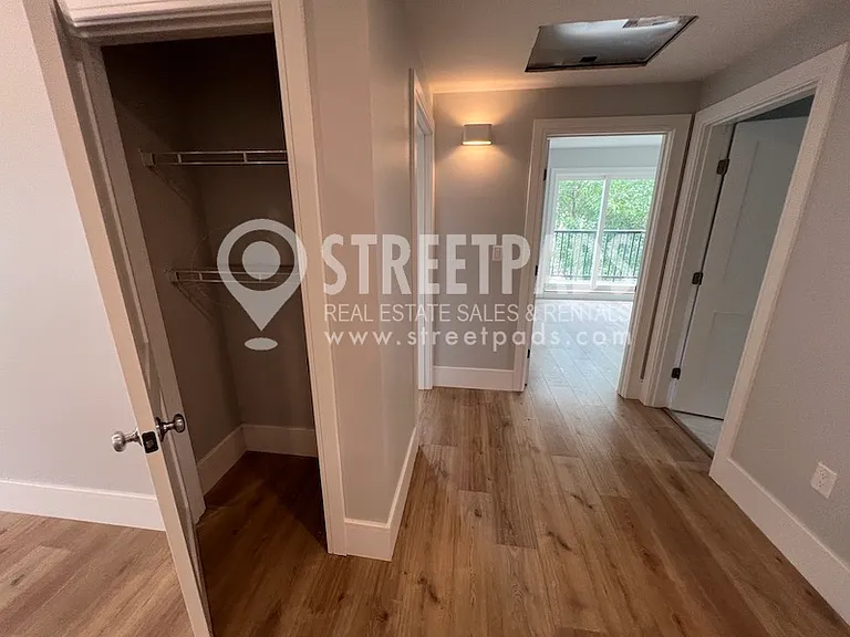 11 Holton St — Photo 14