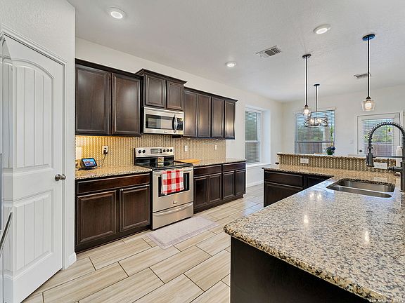 2nd image of 853 CYPRESS ML