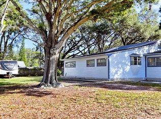 912 14th Ave NW, Largo, FL 33770