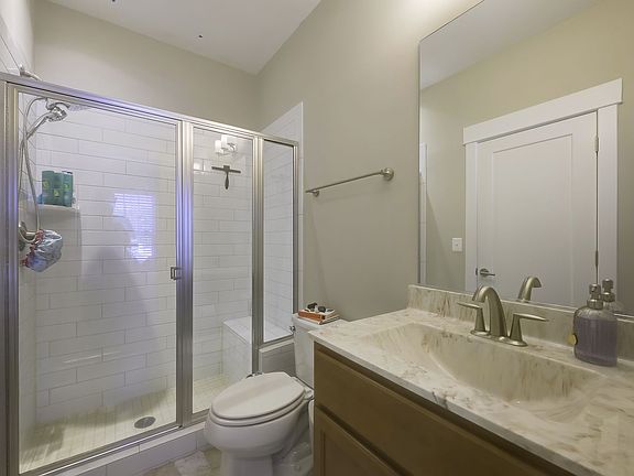 5th image of 719 Parkside Pl NE