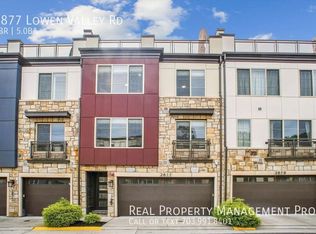 2877 Lowen Valley Rd, Alexandria, VA 22303