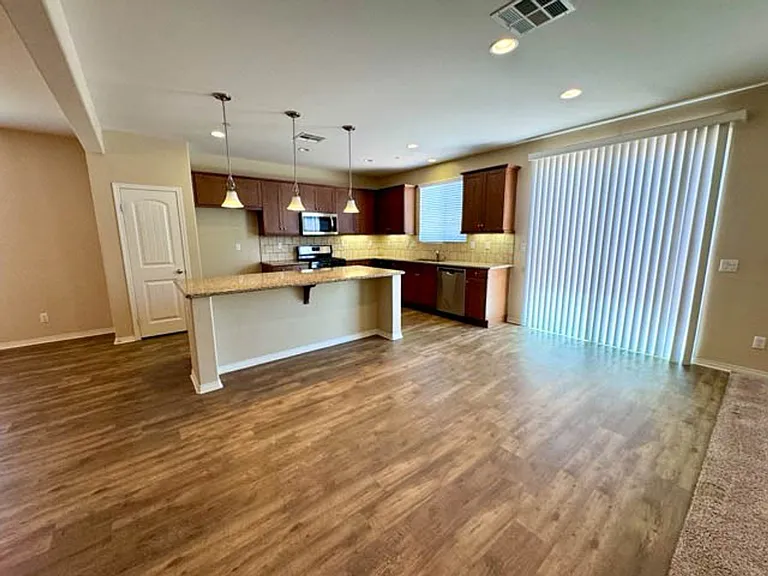 34726 Yellow Root St — Photo 24