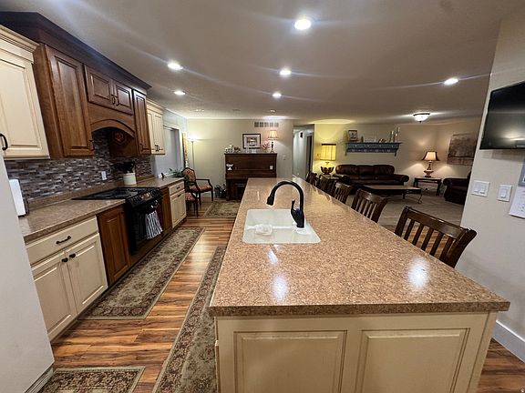 2nd image of 655 N 8 E