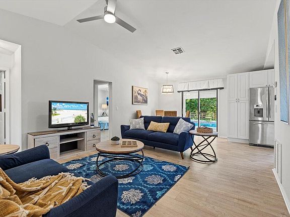5th image of 1538 SE Collette Circle