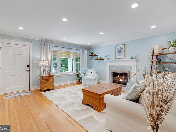 5th image of 2207 N Kenmore St