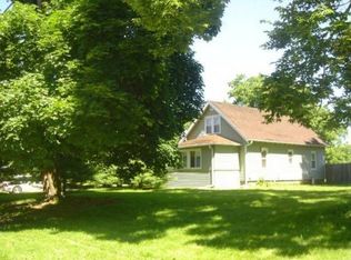 1702 W 4th St, Sterling, IL 61081