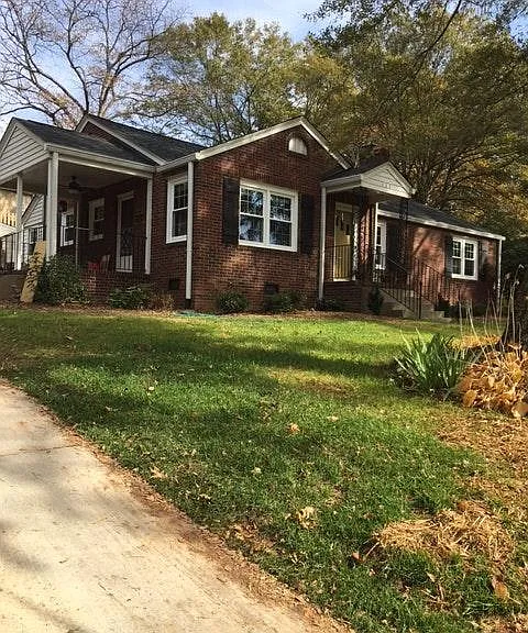 122 Harrington Ave — Photo 1