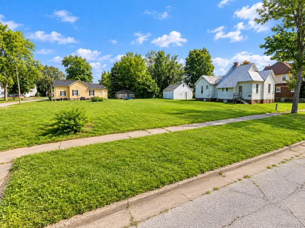 214 N Webster St, Saginaw, MI 48602