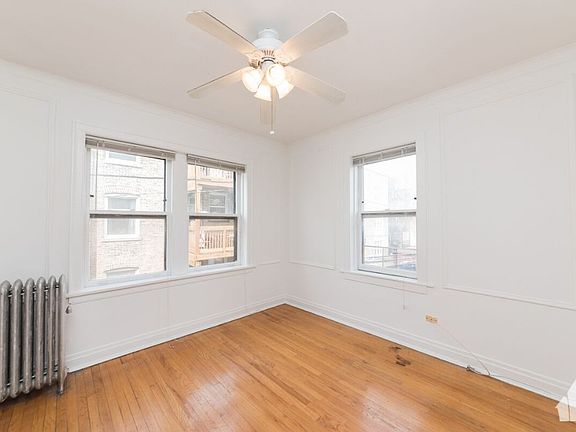 5th image of 738 W Aldine Ave APT 1W
