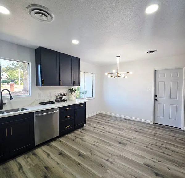 7167 Columbia Way — Photo 3