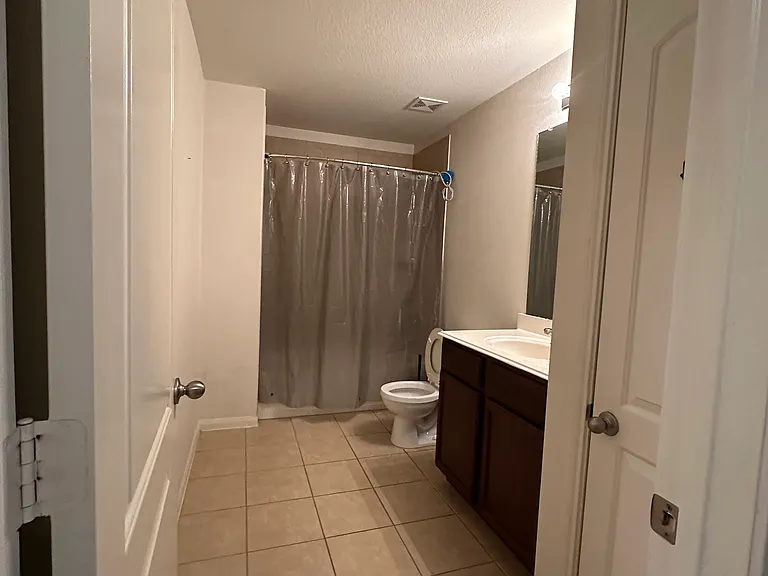2nd level bathroom