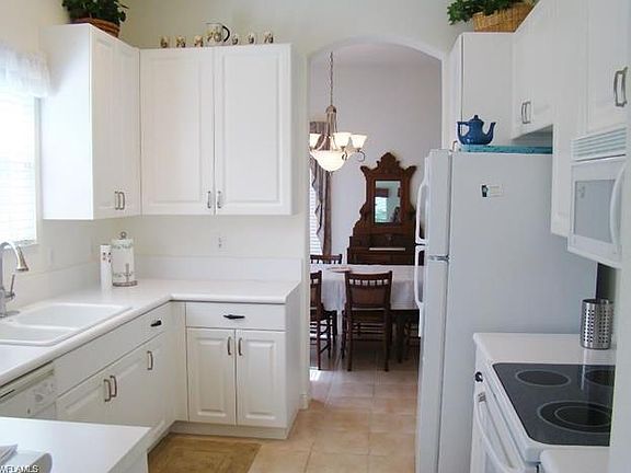 4th image of 711 Vistana Cir