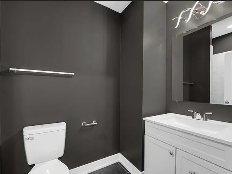 7844 S Emerald Ave #2 — Photo 8