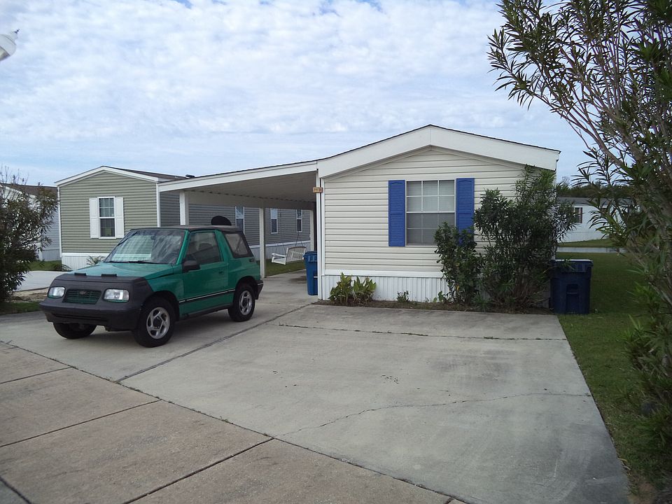 2nd image of 16707 Lagoon Cir #31