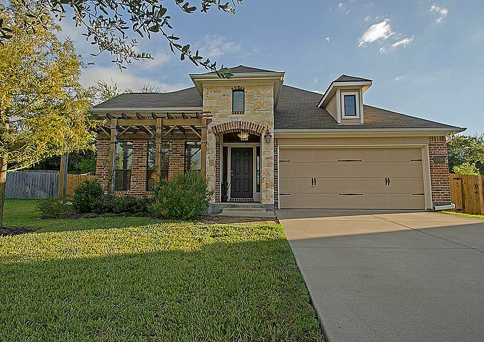 1st image of 2710 Cypress Cir