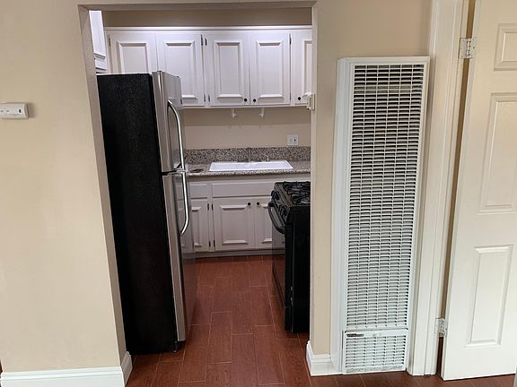 5th image of 4615 N Bellflower Blvd APT 4