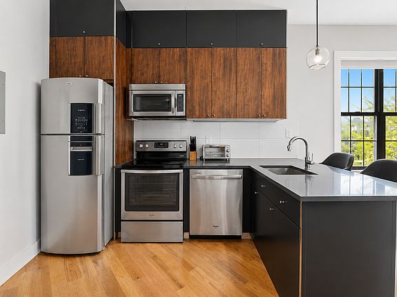 3rd image of 68 Troy Ave APT 3L
