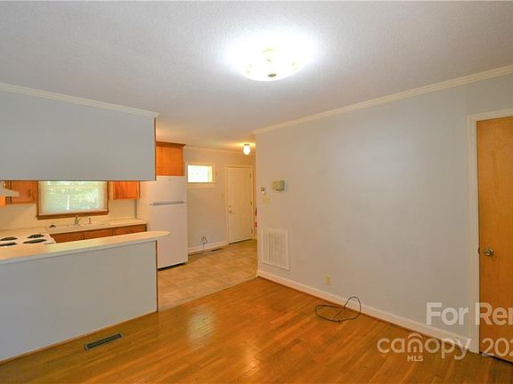 4th image of 105 Ferstl Ave
