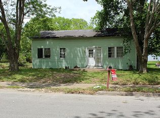 320 W Peach St, Angleton, TX 77515