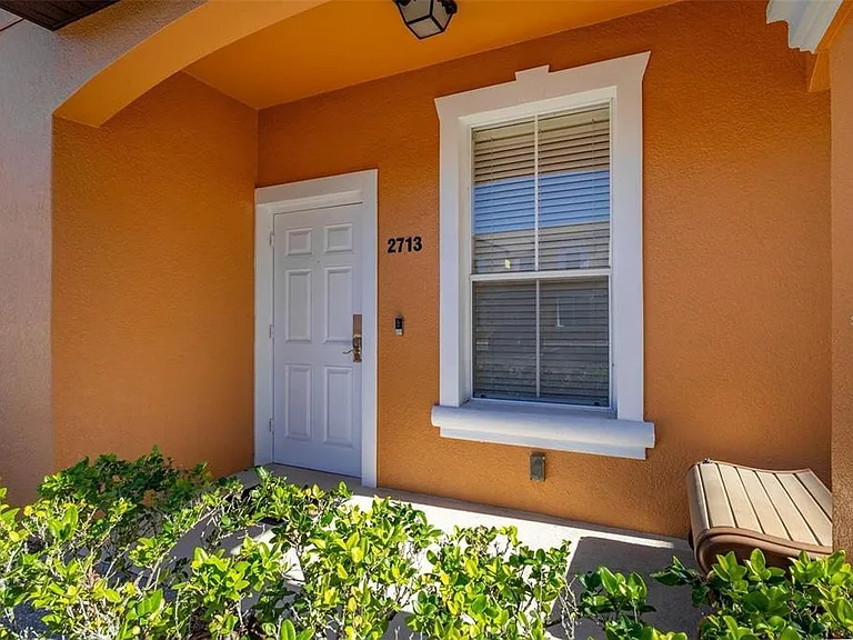2713 Roadster Ln — Photo 2