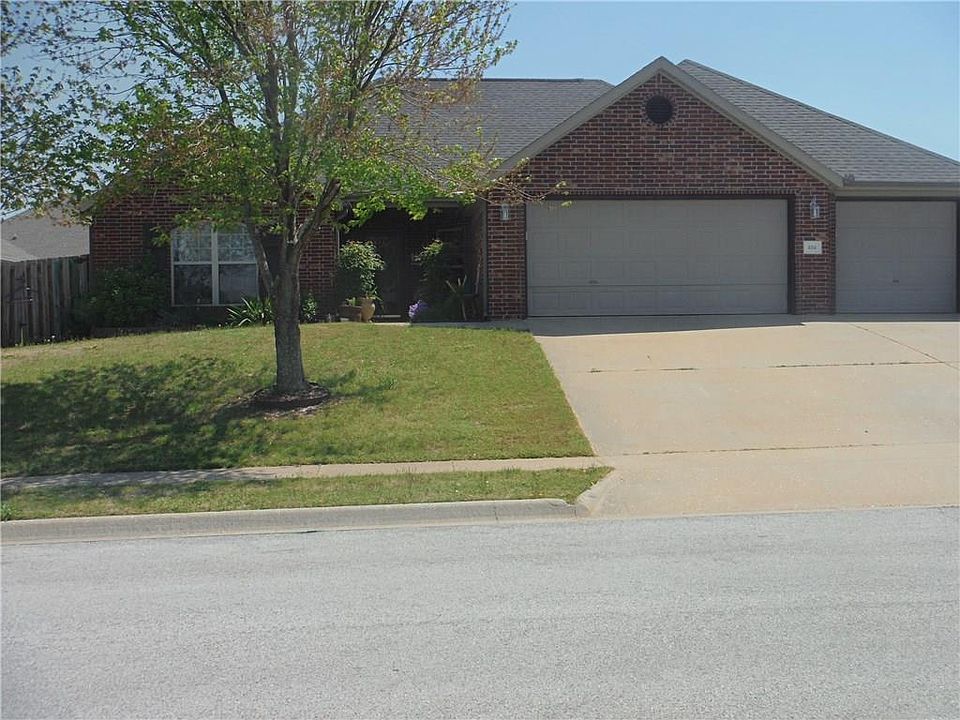 1st image of 604 N Fox Meadows Ln