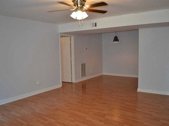 4th image of 448 Deerwood St