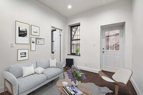 Rented by Compass | media 24