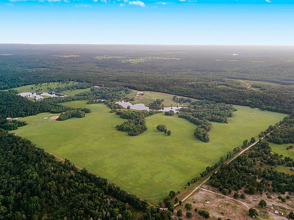 3rd image of 1040 County Road 3590
