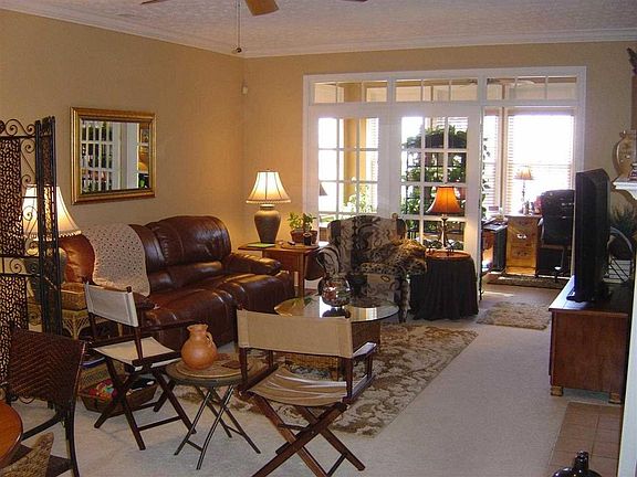 2nd image of 3546 Senior Pl
