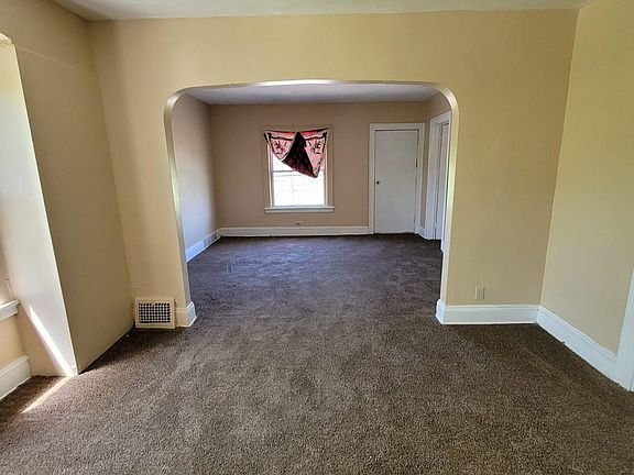 5th image of 13908 Harvard Ave #1