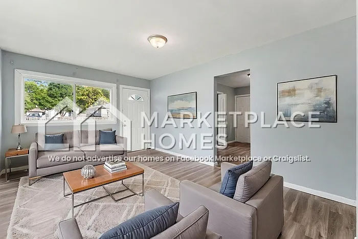 2 bed, 1.0 bath, 864 sqft, $1,500 — Photo 2