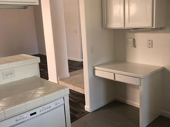 5th image of 2851 E Waterford Ave