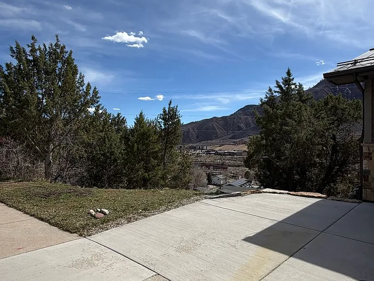 350 Green Way Dr — Photo 12