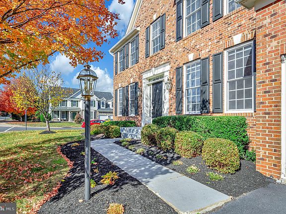 2nd image of 14140 Estate Manor Dr
