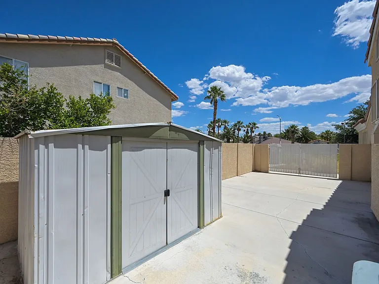 968 E Robindale Rd — Photo 61